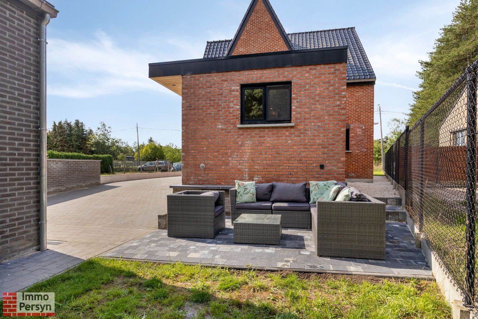 Instapklare en volledig gerenoveerde woning met 3 slpk en garage foto 28