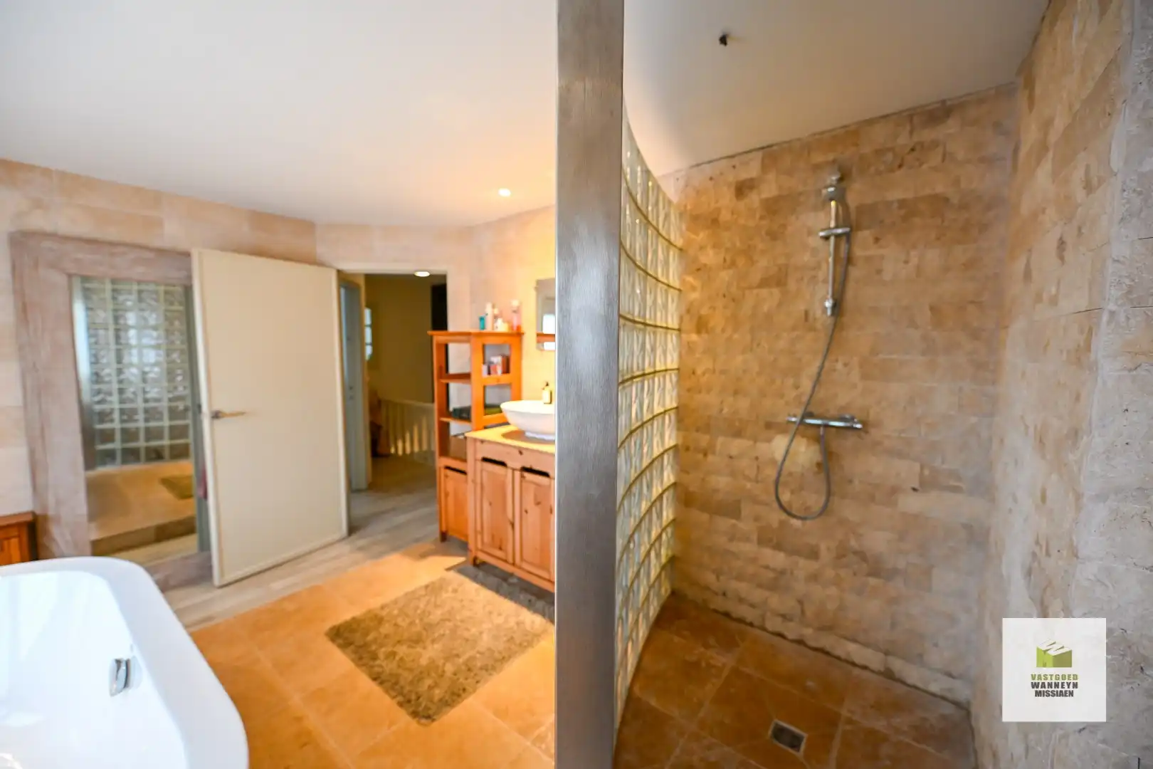 Rustig gelegen halfopen bebouwing, 594 m² opp met 3 slaapkamers foto 20