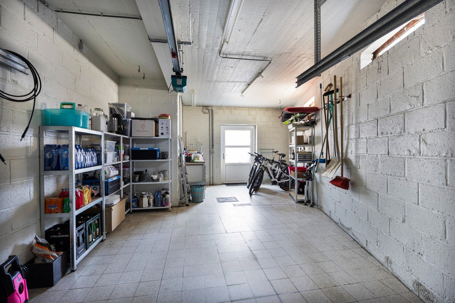 Stijlvol wonen in As: ruime, instapklare woning met tuin en garage foto 45