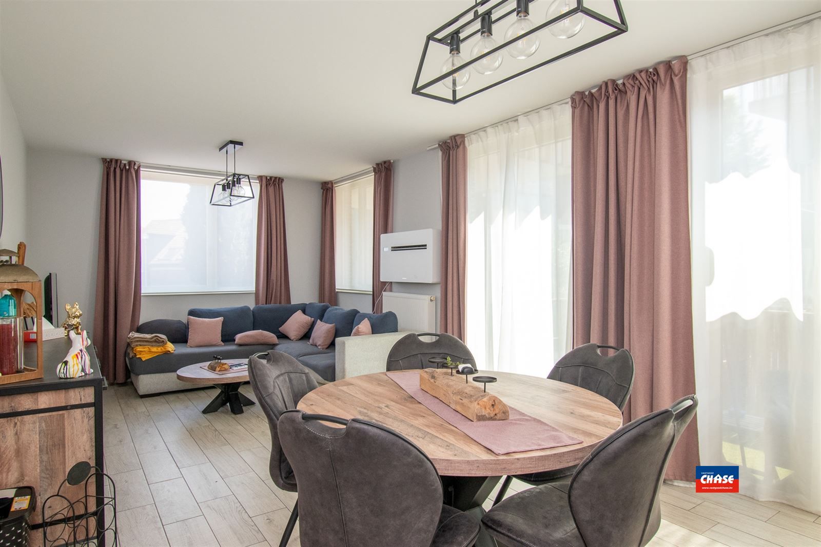 Instapklaar, recente appartement met 2 slaapkamers & terras op de eerste verdieping foto 4