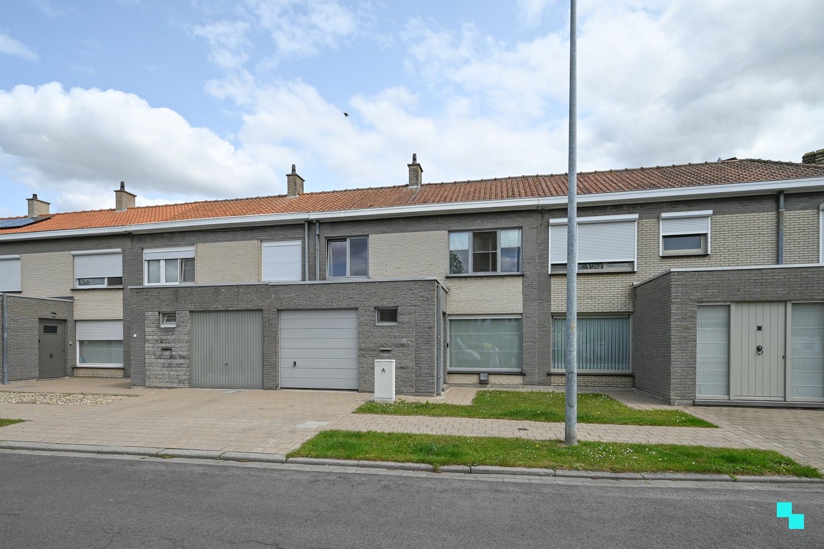 Rustig gelegen woning met gezellige tuin te Izegem foto {{pictureIndex}}