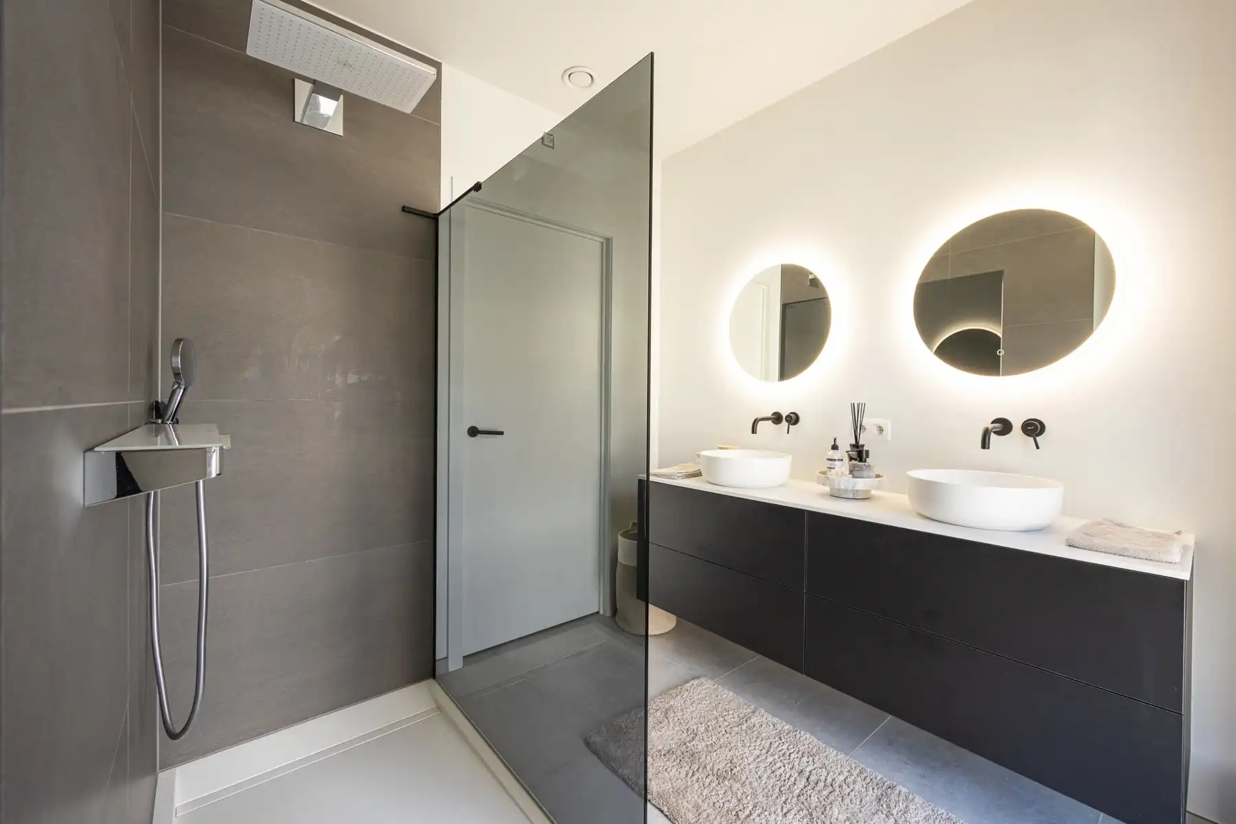 HIGH-END APPARTEMENT MET 2 TERRASSEN foto 12