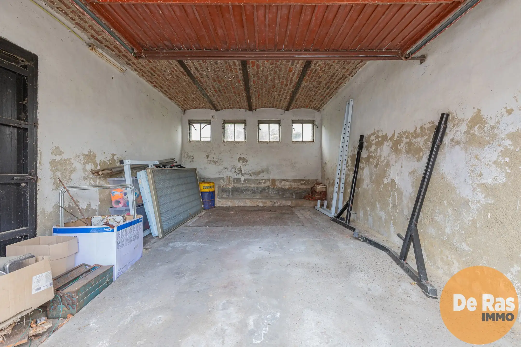 BURST - Te renoveren woning met tal van mogelijkheden foto 32