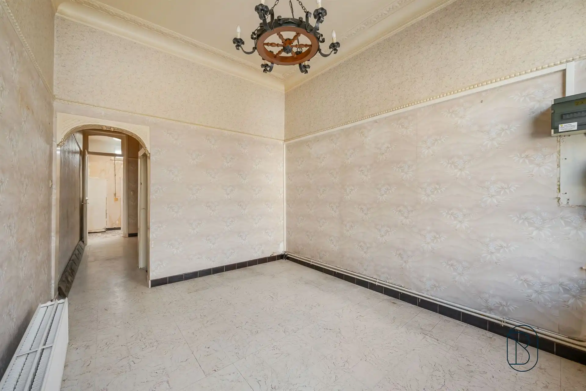 Te renoveren woning: IDEAAL VOOR INVESTEERDERS! foto 7