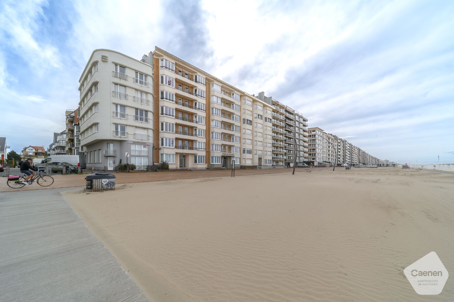Te koop: ruim 2-slaapkamerappartement met frontaal zeezicht – De Panne foto 15