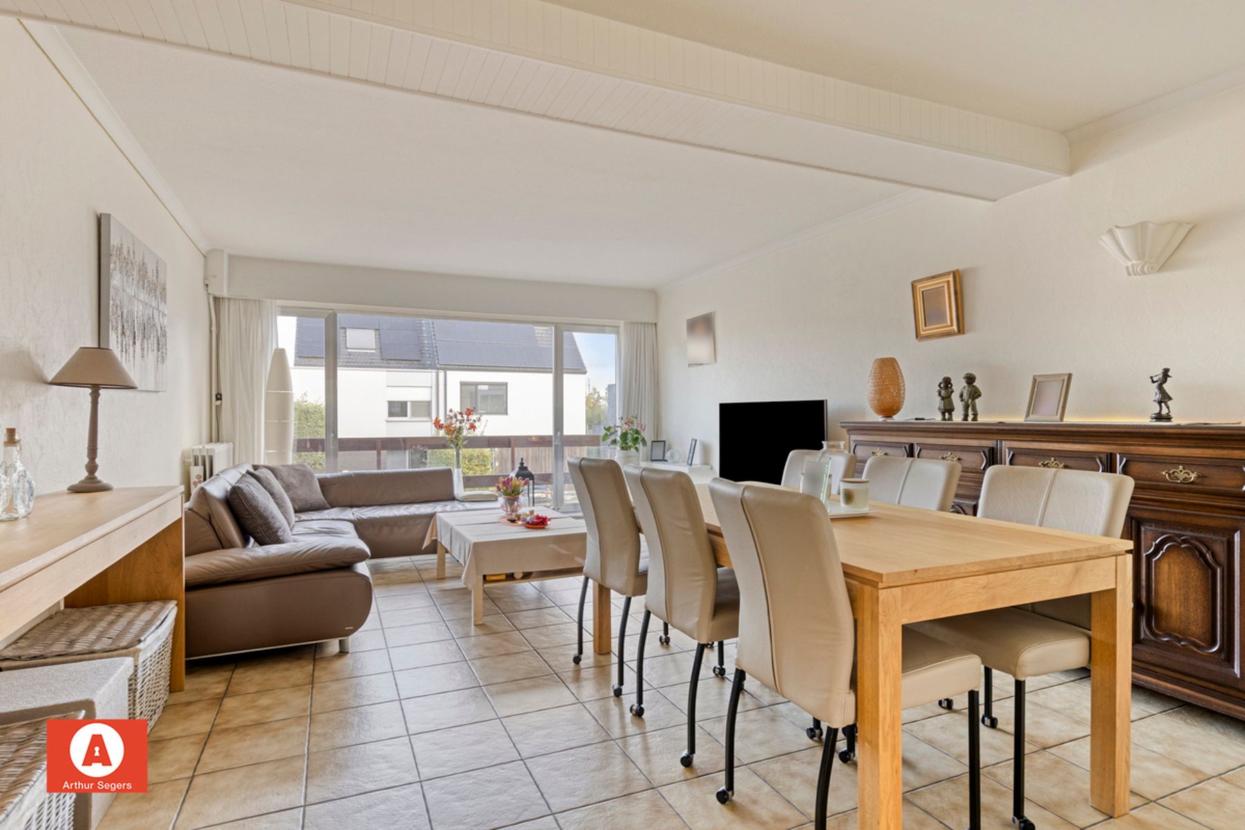 Ruime woning met zuidgerichte tuin en achteruitweg foto 11