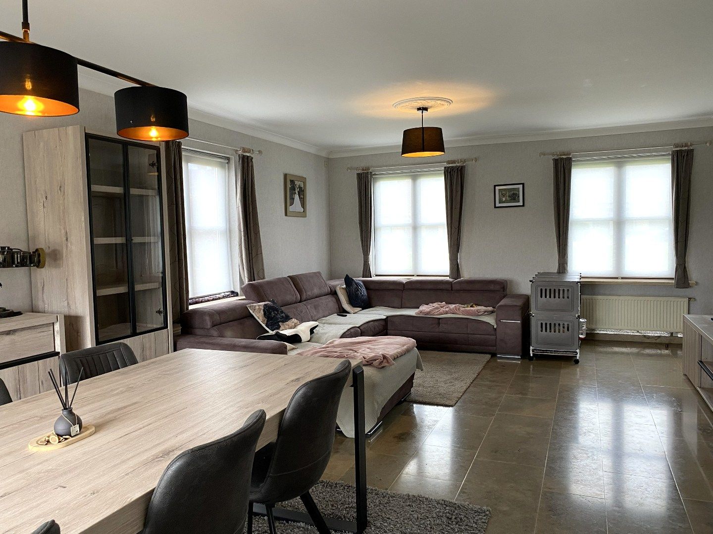 ALLEENSTAANDE WONING MET 3 SLAAPKAMERS | GARAGE EN TUIN IN RUSTIGE WOONWIJK foto 4