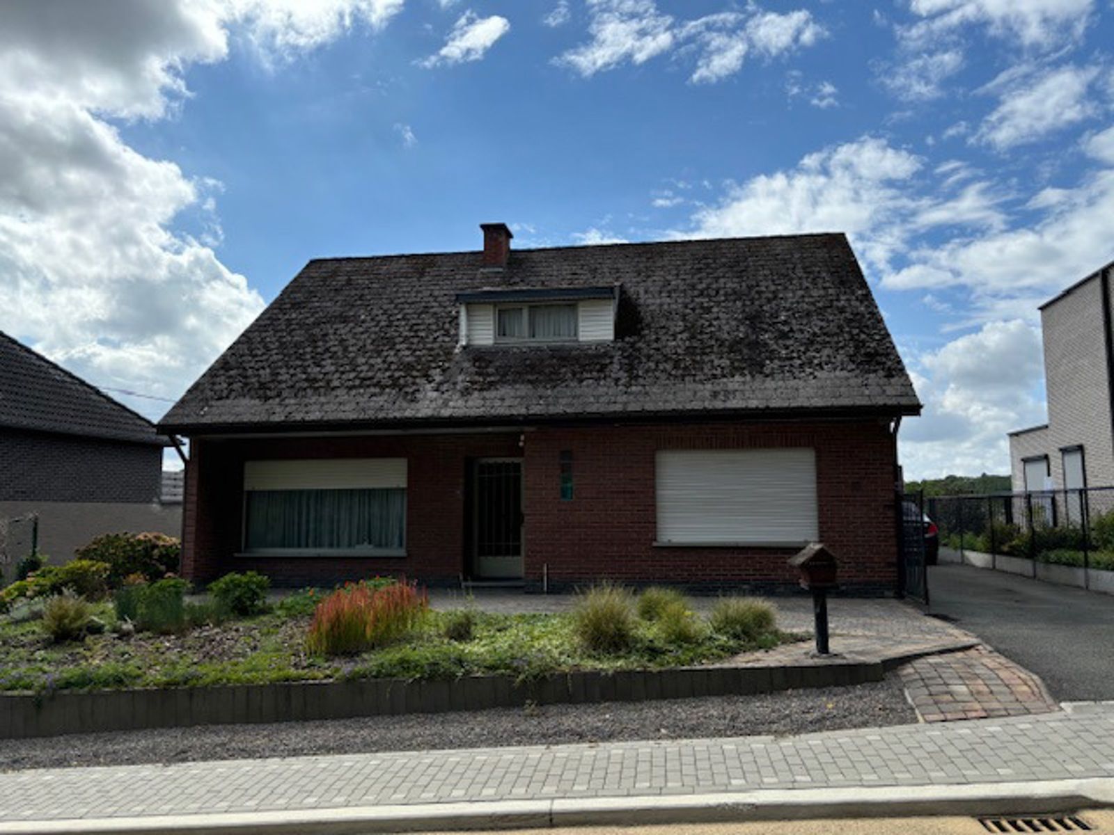 Te renoveren villa 4 slpks te Linden foto 2