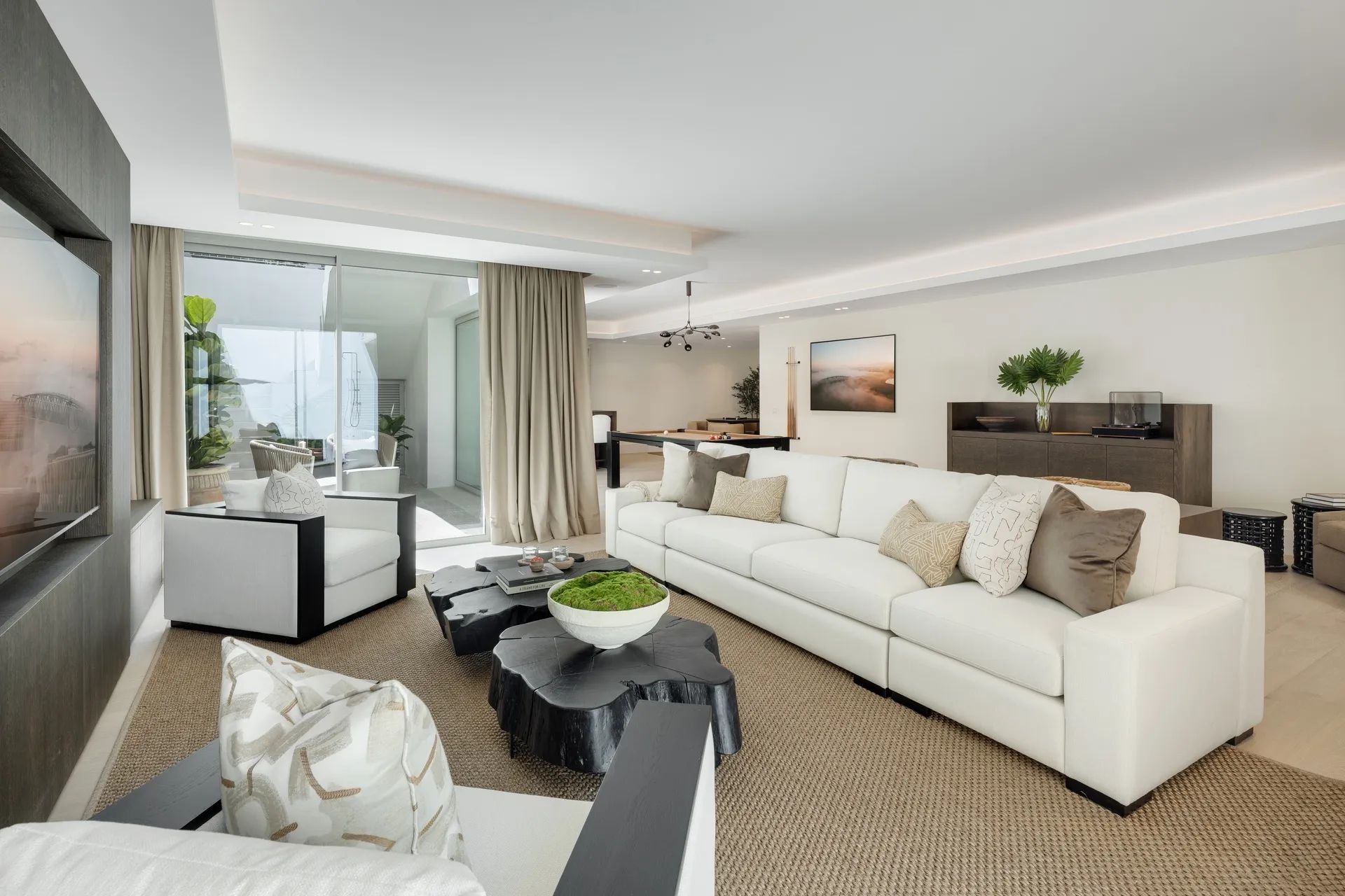 Iconische villa in Marbella’s toplocatie – instapklaar meesterwerk met tennisbaan, spa en cinema foto 16