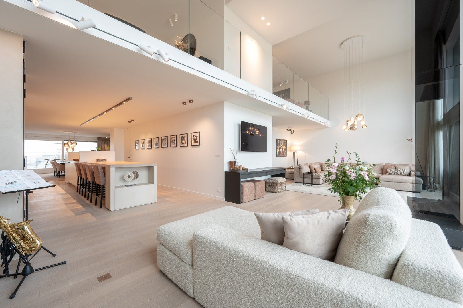 Uitzonderluik duplex-penthouse met mezzanine en panoramisch zeezicht foto 8