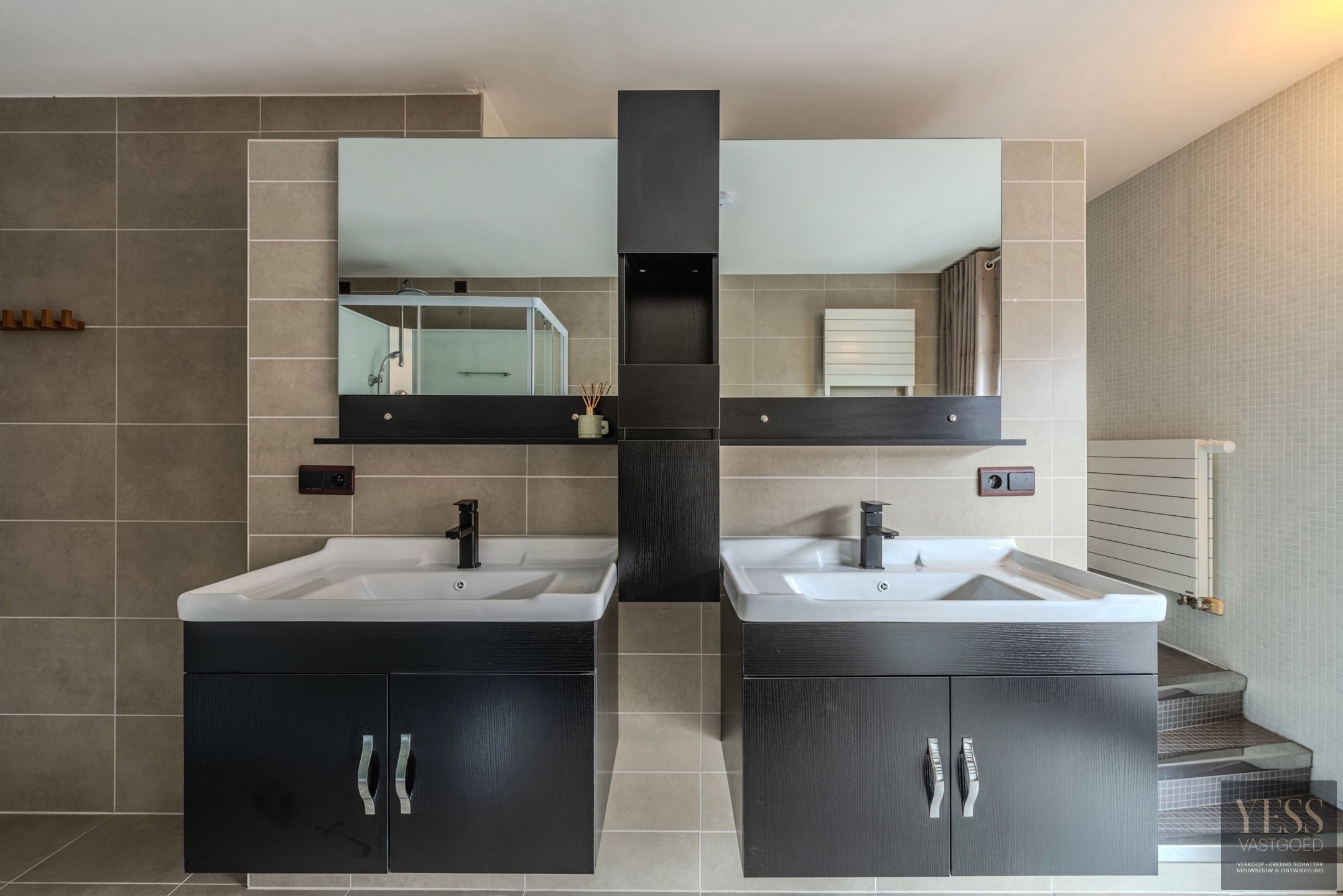 Uniek pand 236m2 bewoonbaar + atelier/winkel/opslag 475m2! foto 15