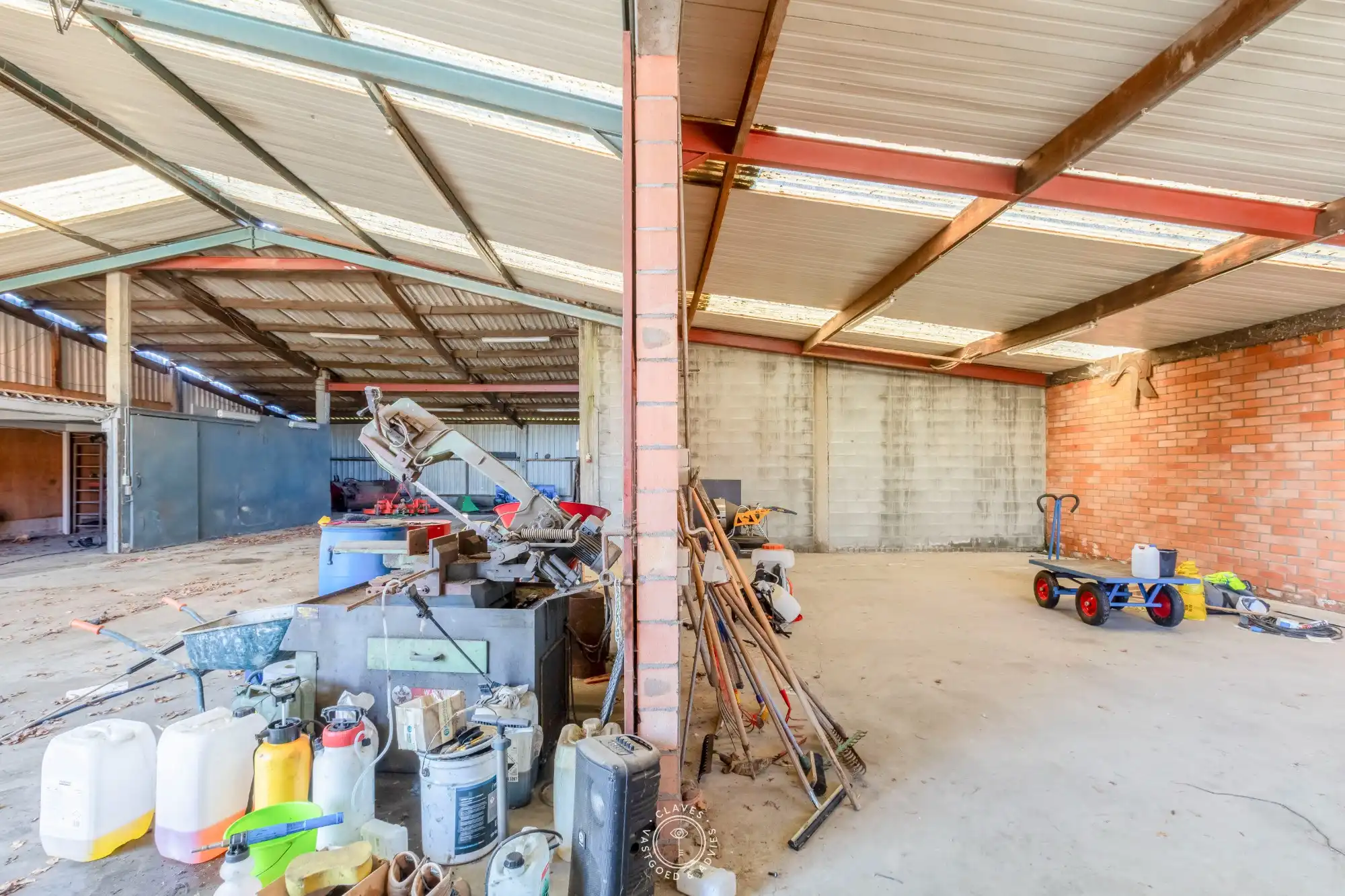 Open bebouwing met loods op uitzonderlijk perceel van +10.000 m² met adembenemend uitzicht foto 11