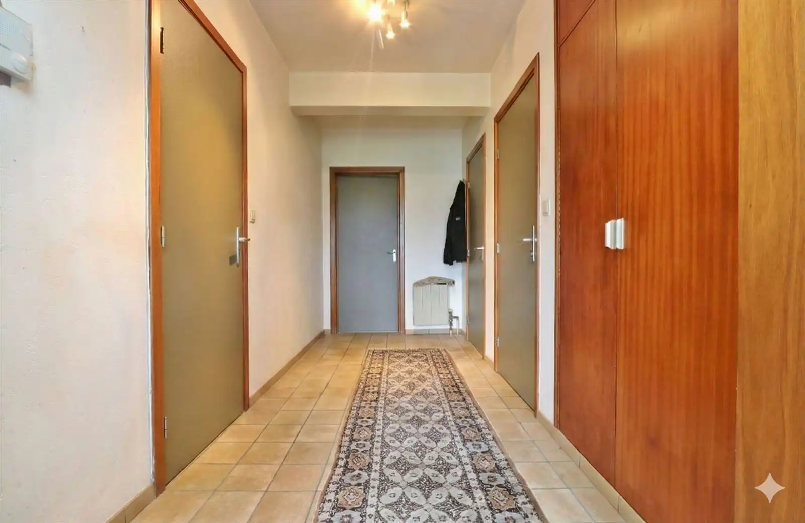 Appartement 4de verdieping ( met lift) met 2 slaapkamers, terras en garage foto 8