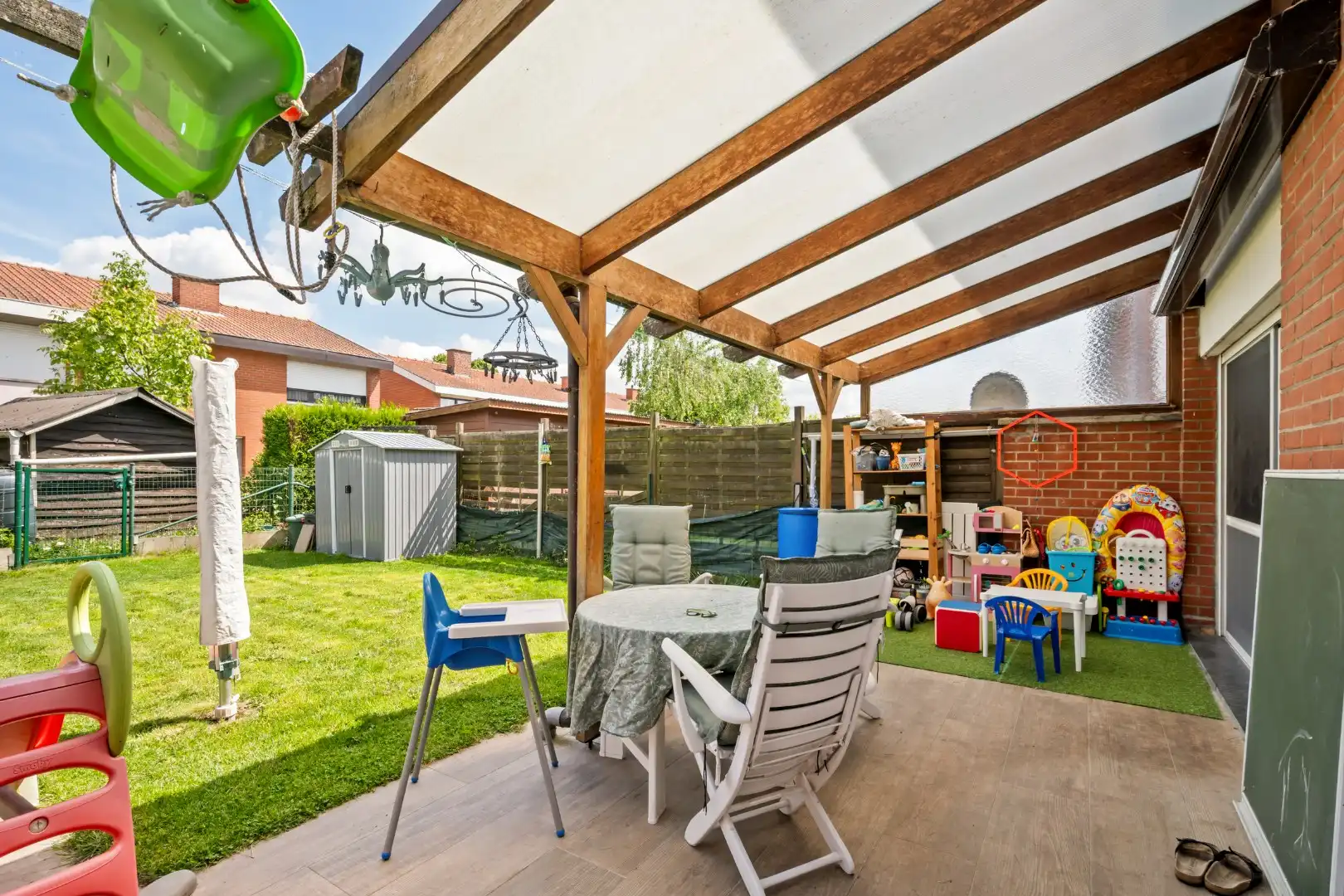 Instapklare woning met 3 slaapkamers, dressing, garage en tuin op een rustige ligging in Ledegem foto 16