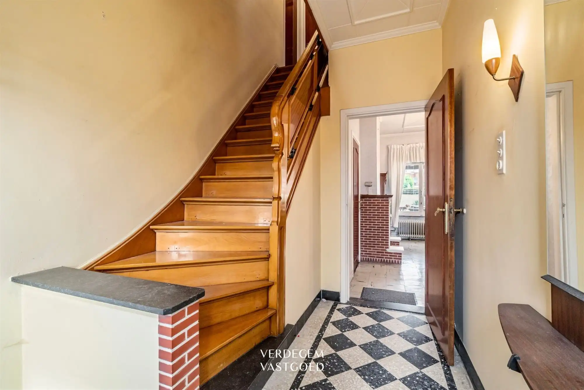 Zeer ruime en karaktervolle woning met 3 slaapkamers, garage en tuin foto 7