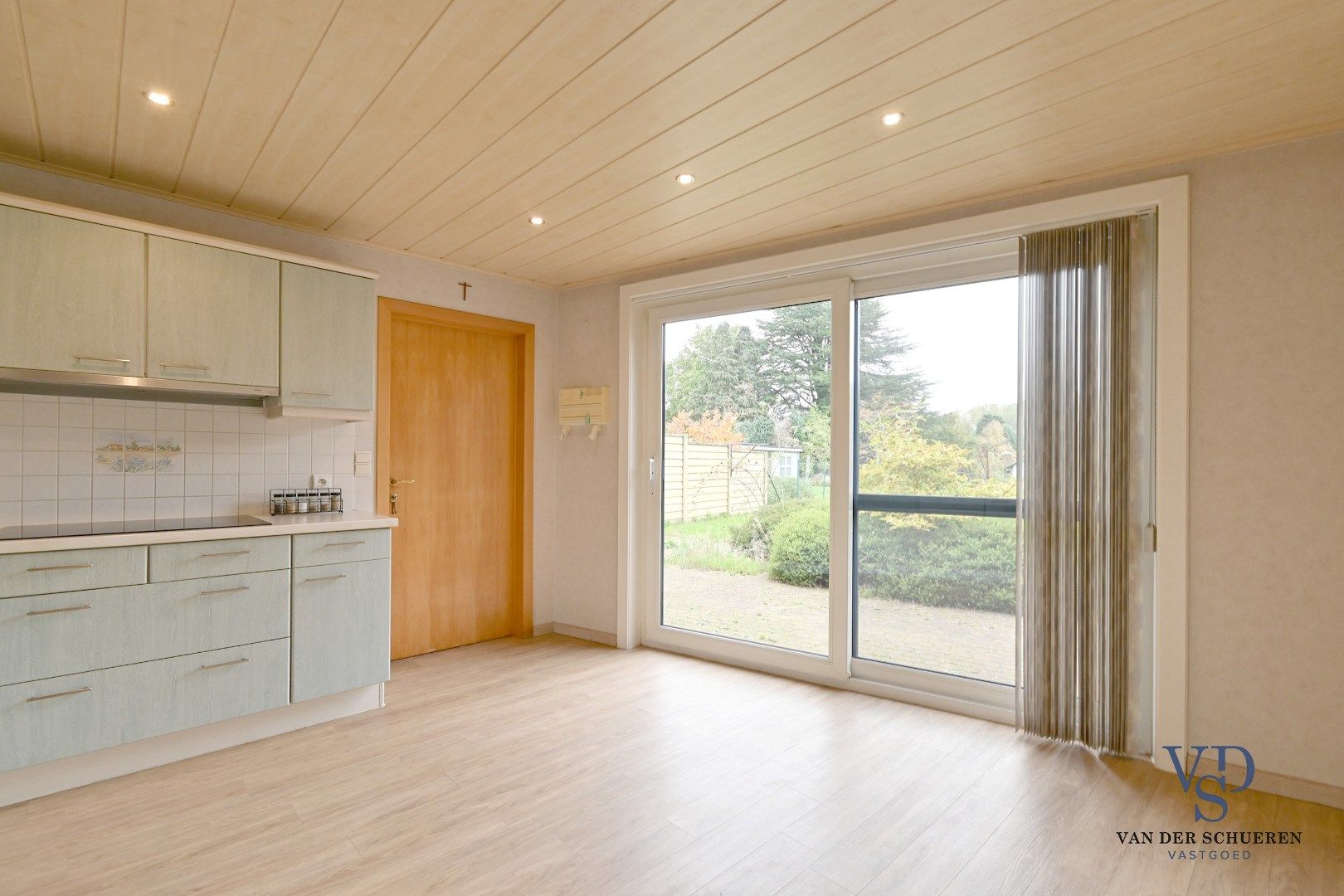 Tijdloos en ruim (> 300 m²) wonen. foto 10