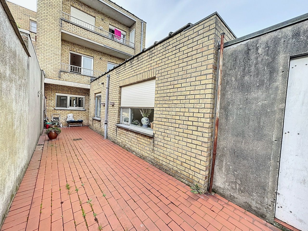 Bijzonder ruim gelijkvloers appartement met mooie tuin in het centrum van Heist foto 18