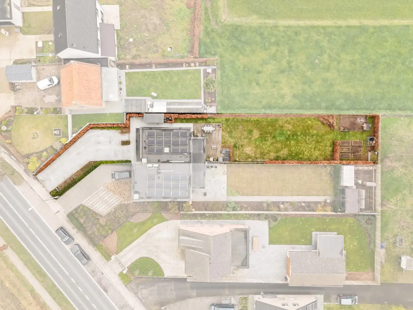 Recente en energiezuinige woning met 3 slaapkamers, ruime garage en tuin. foto 21