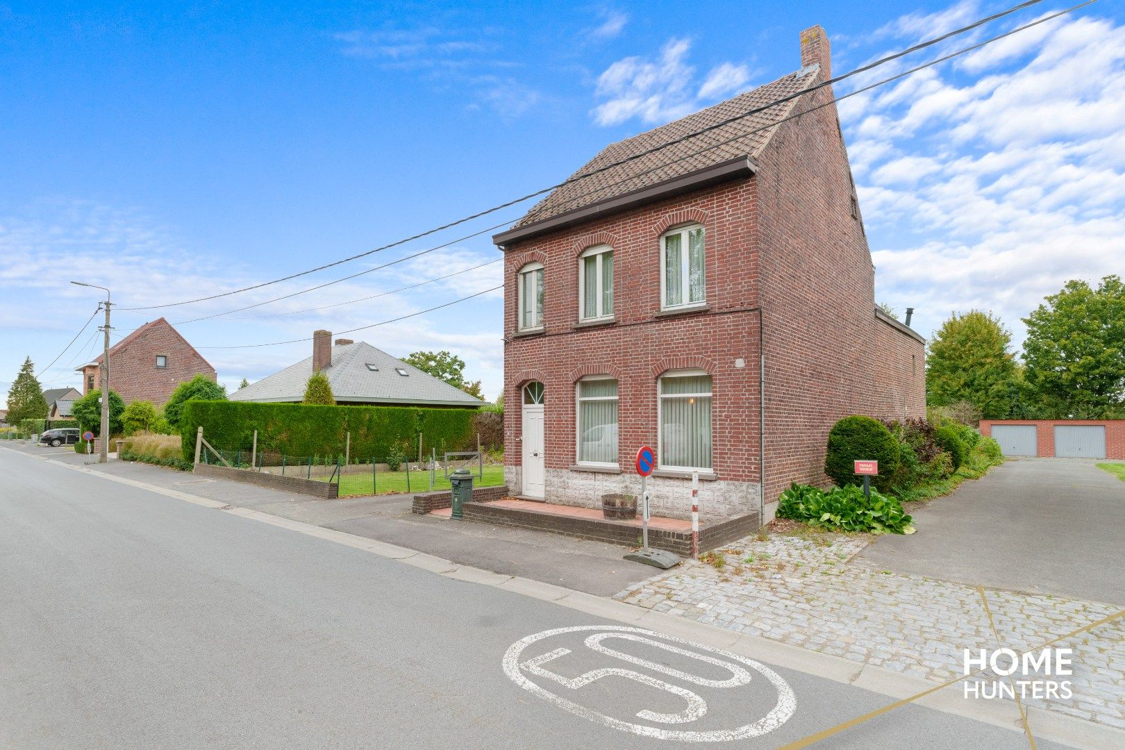 Alleenstaande woning met bijgebouwen op 1050 m² foto 24
