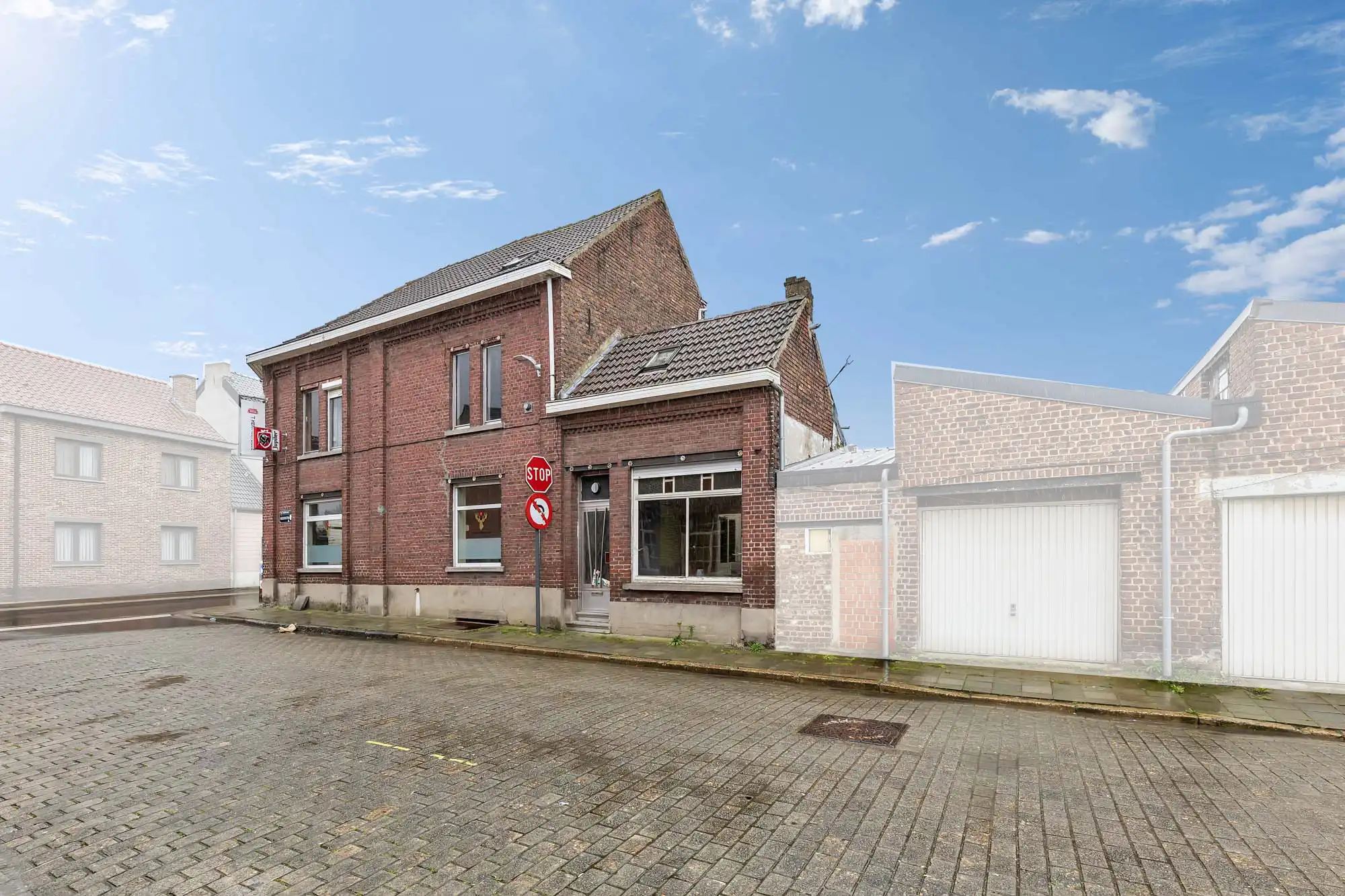 Te renoveren café/woning nabij station Denderleeuw foto 2