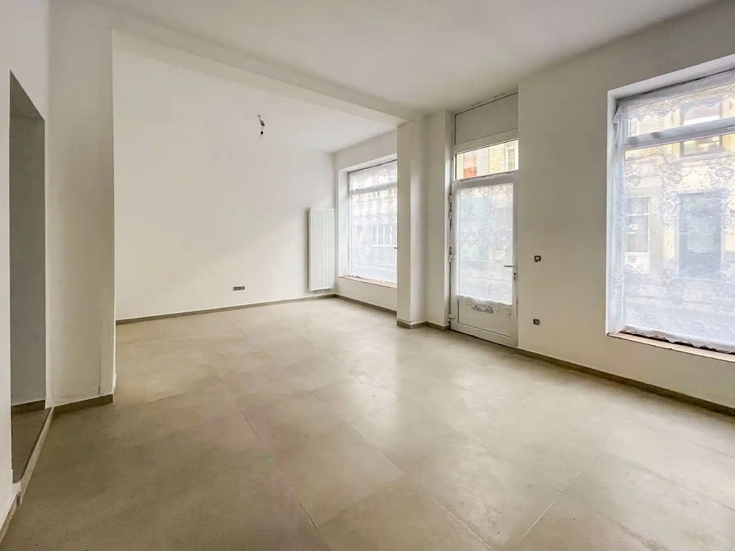 ZEER RUIME, VOLLEDIG GERENOVEERDE WONING (EPC: B) ! foto 11