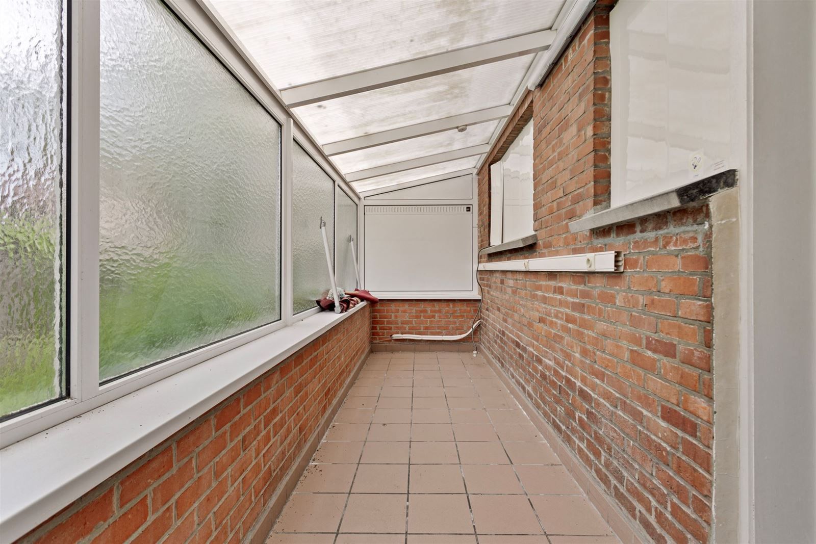 Ruime woning met 5 slaapkamers en aparte handelsruimte + tuin foto 30