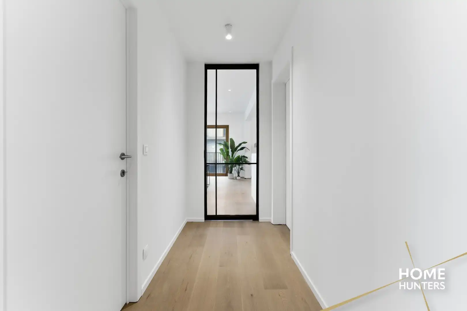 Luxe nieuwbouwappartement met ruim terras (19m²) met uiterst uniek zicht foto 4