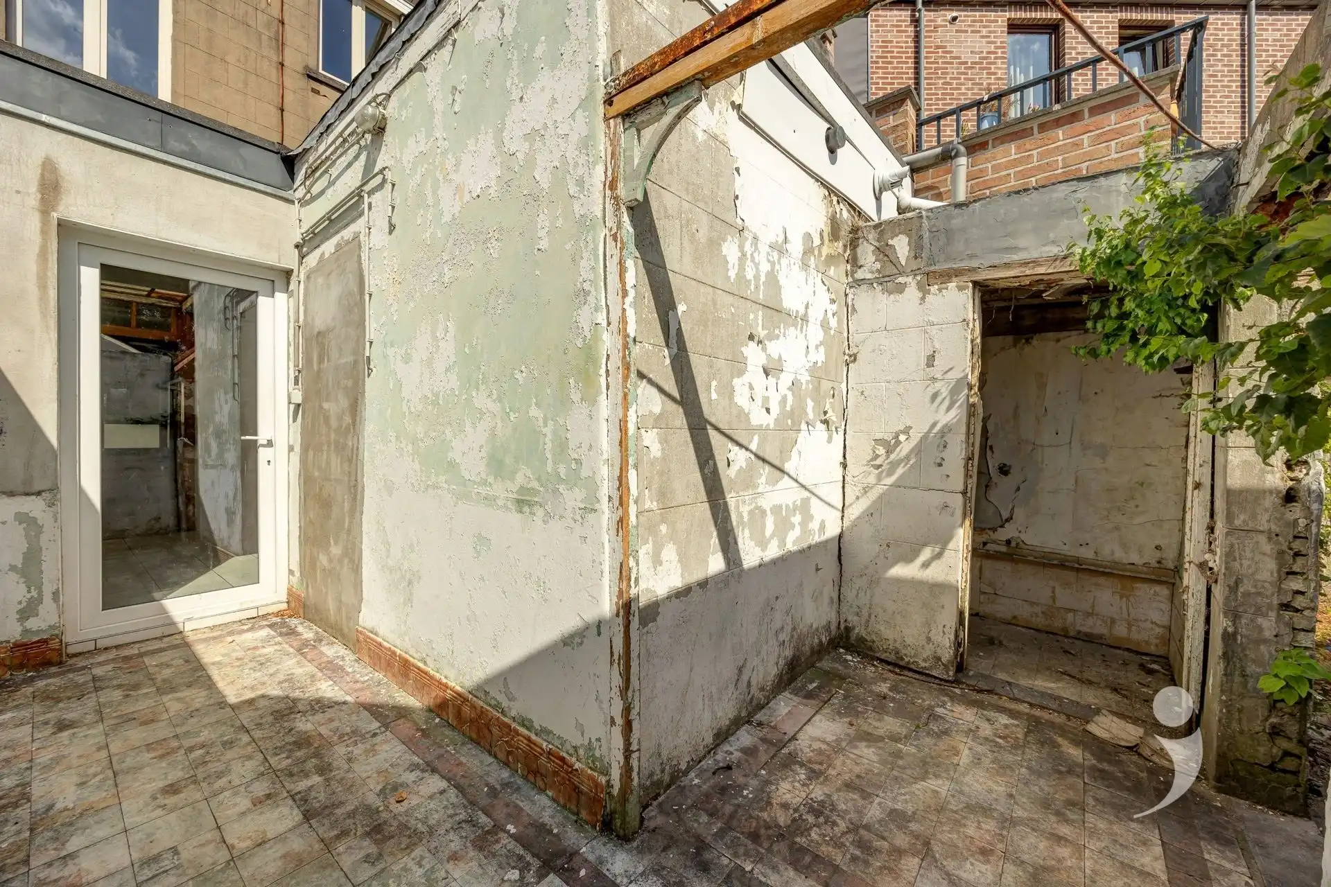 Op te frissen rijwoning met veel karakter (en garage) foto 20