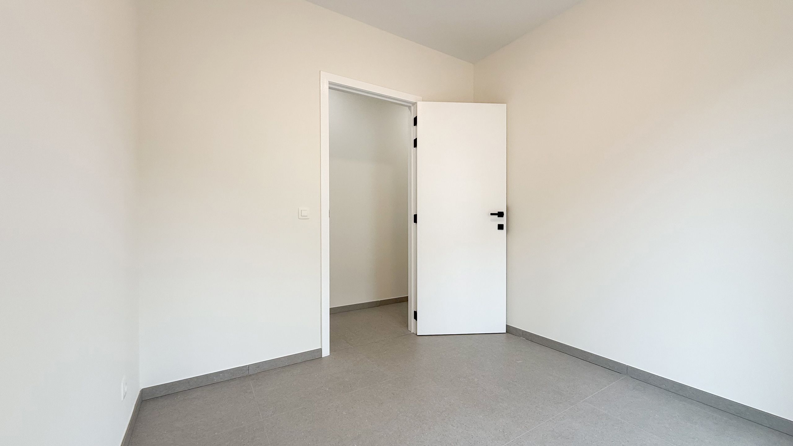Nieuwbouwappartement met 3 slaapkamers en tuin! foto 16