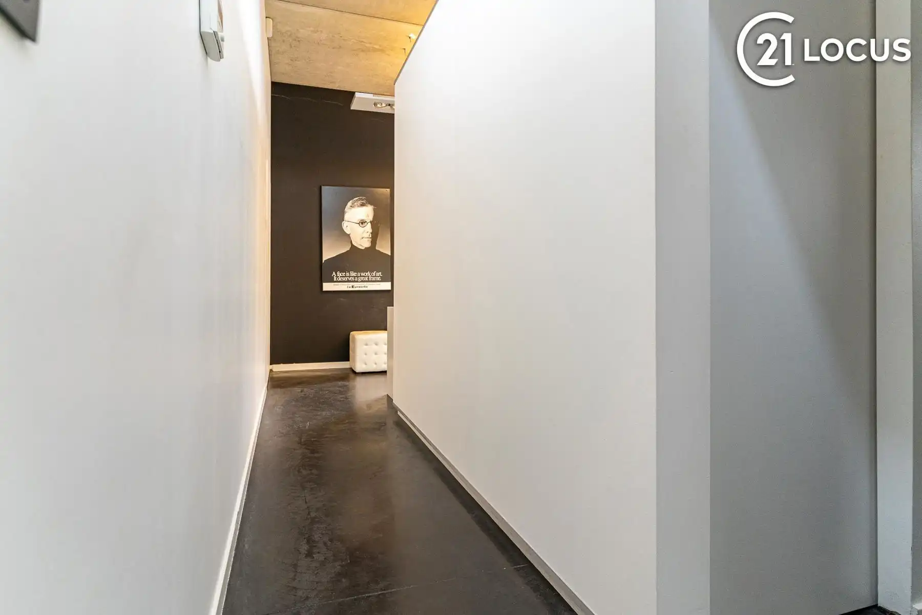 Handelsruimte met woonst & 6 parkings te koop in Kruibeke foto 8