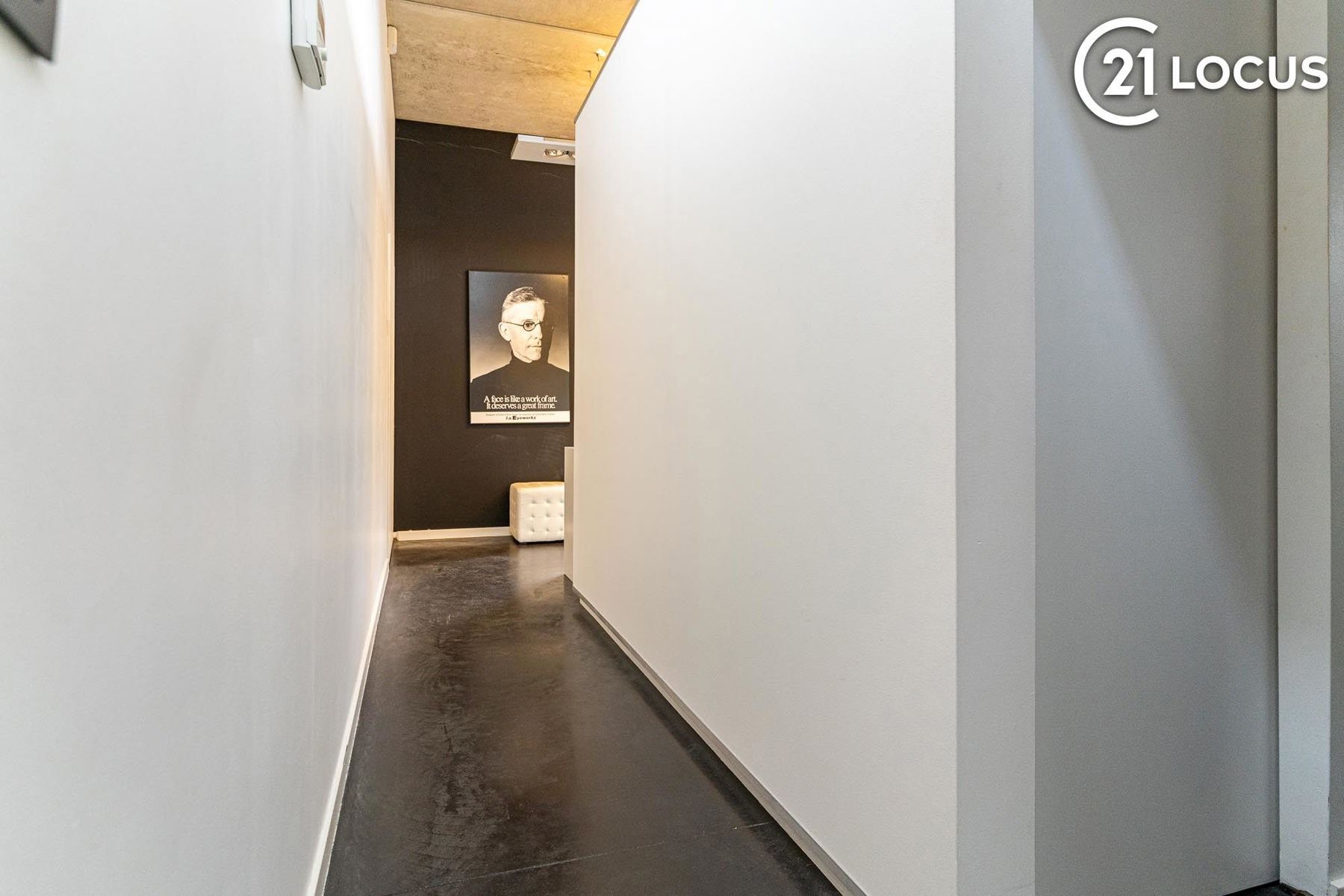 Handelsruimte met woonst & 6 parkings te koop in Kruibeke foto 8