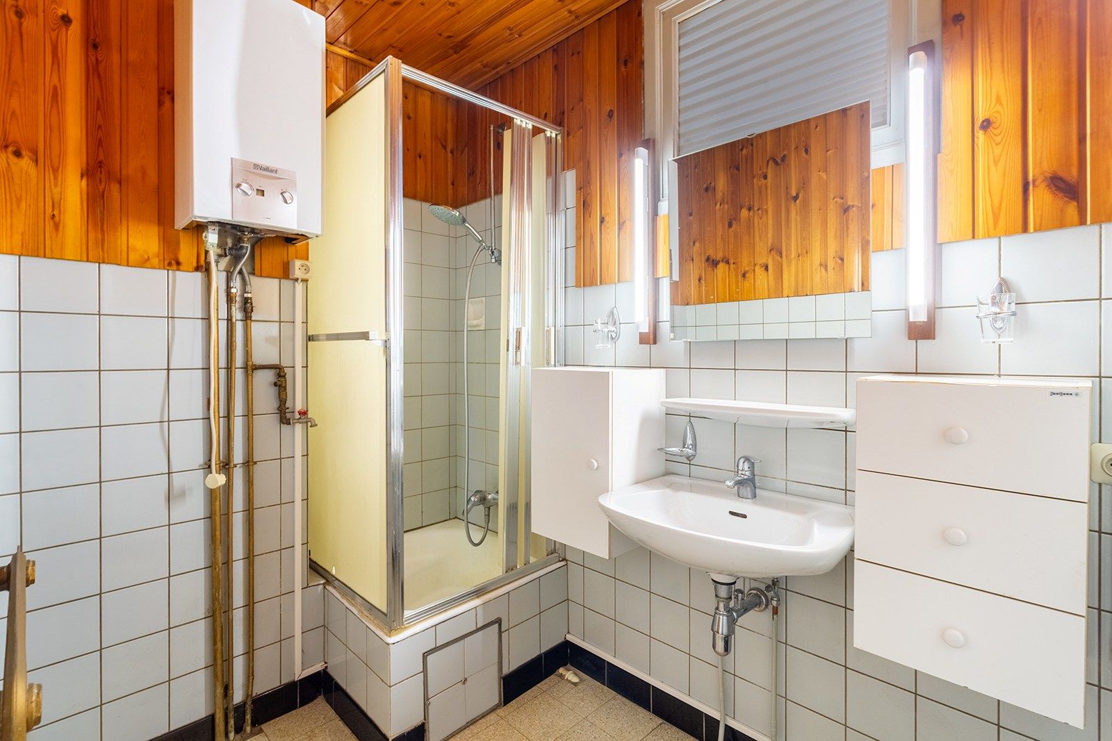 Ruim, licht appartement met 2 slaapkamers en terras foto 15