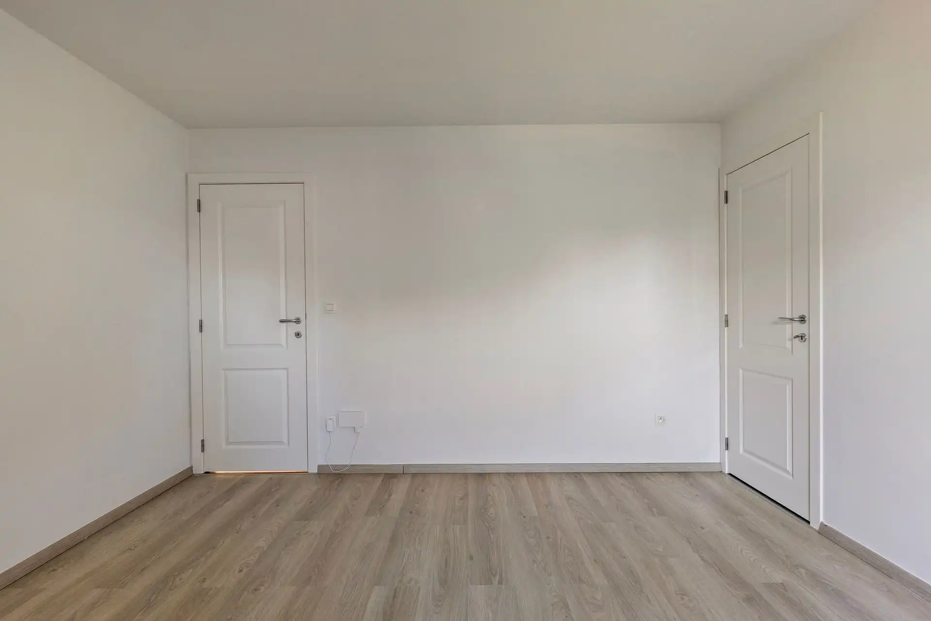 Nieuwbouw van 2012 in rustige straat foto 14