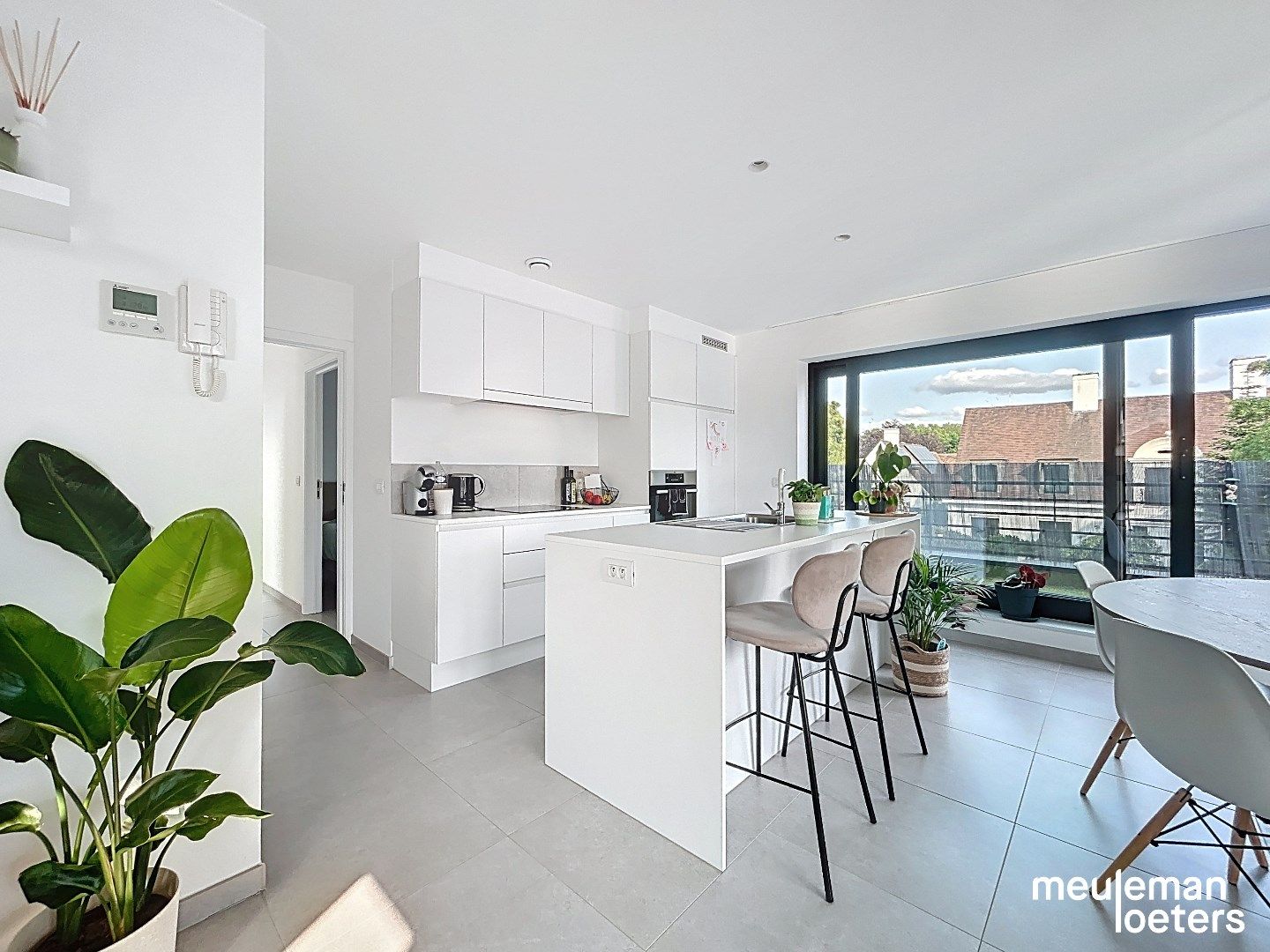 Stijlvol appartement met  zuidgericht terras foto 3