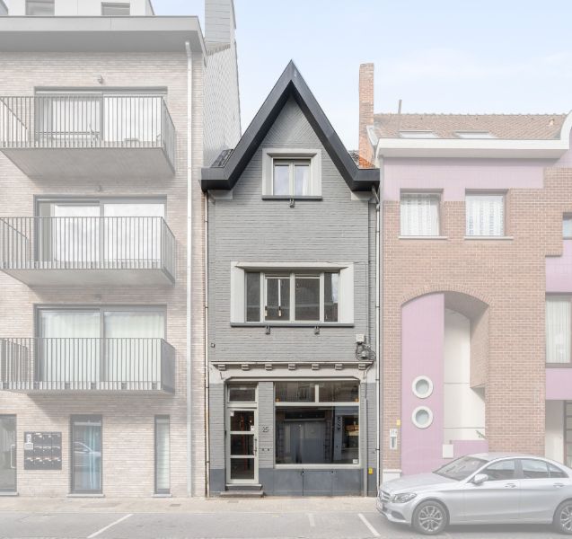 Woning met handelsruimte/bureel foto 21