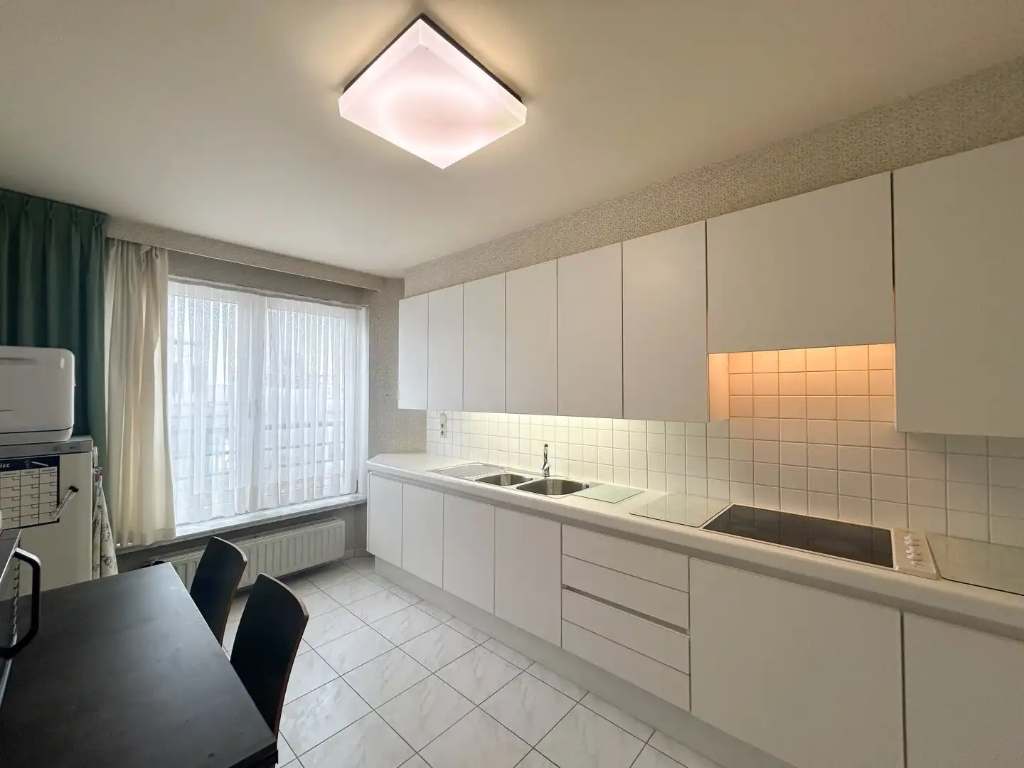 Instapklaar appartement in het centrum van Roeselare! foto 3