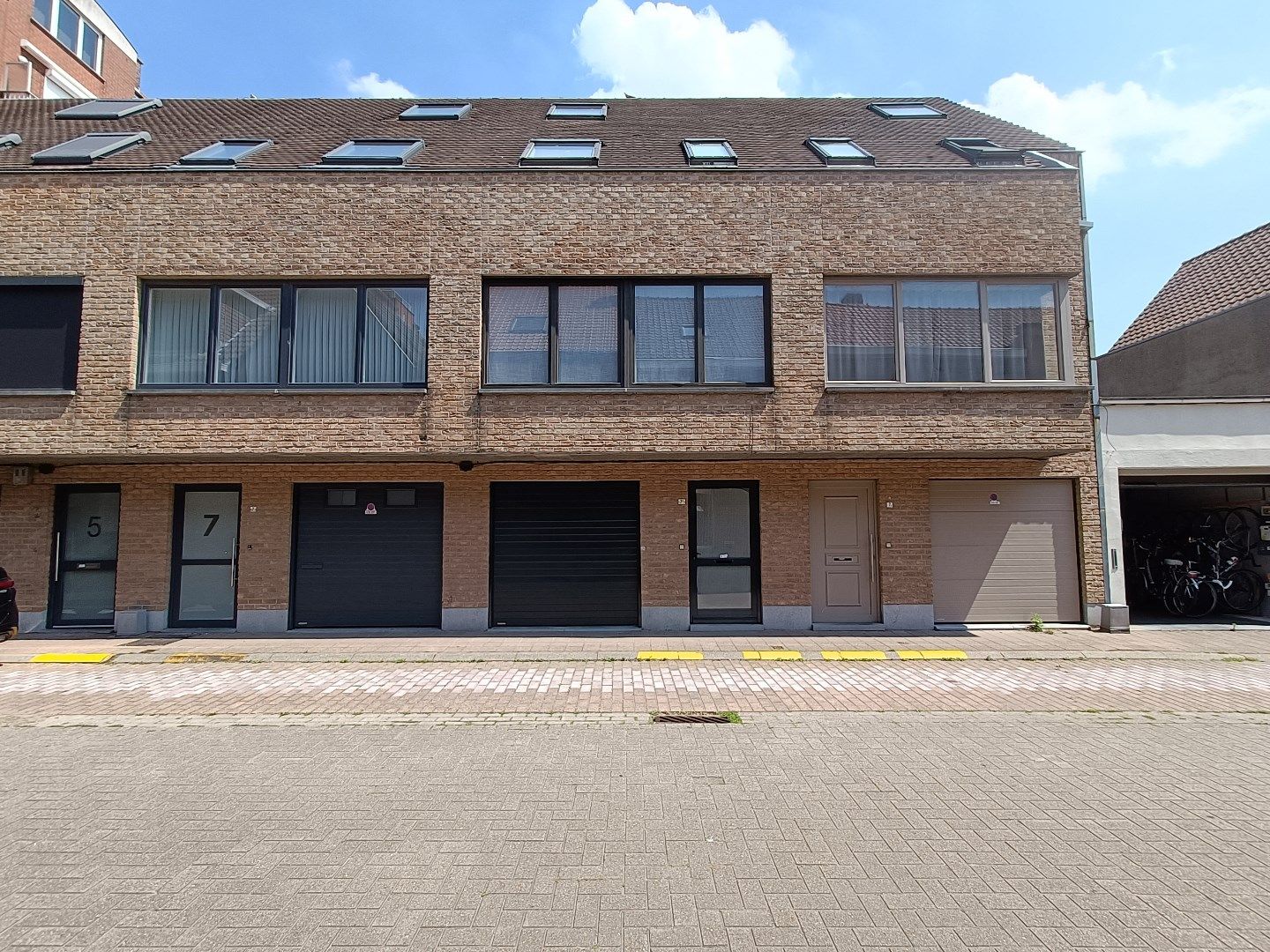 Woning met garage op toplocatie nabij de zeedijk van Heist. foto 12