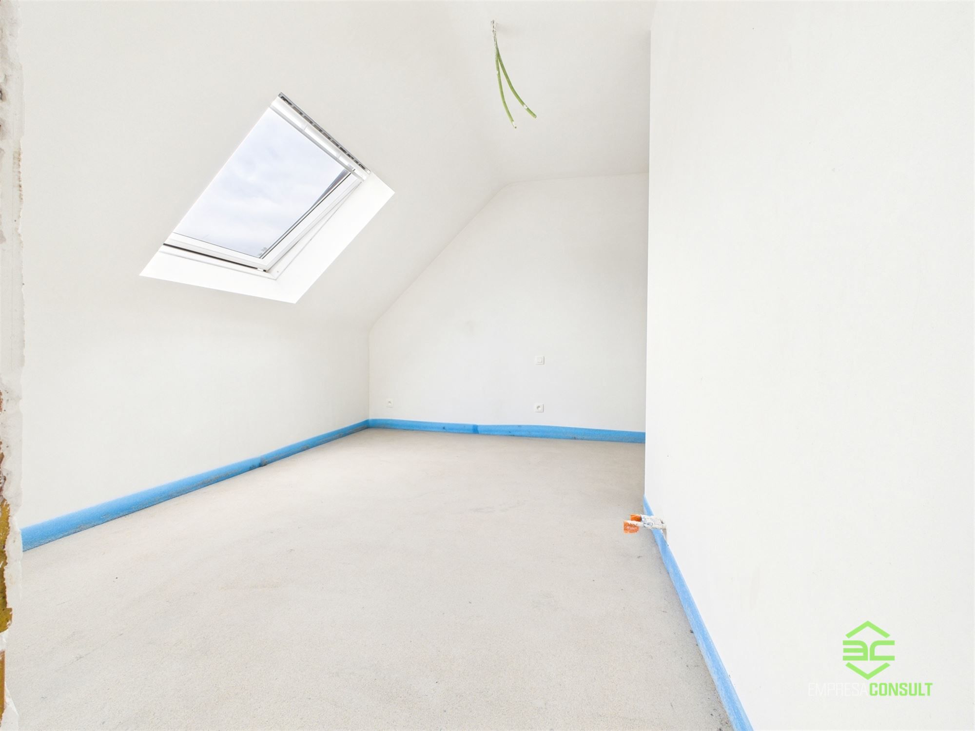 Afgewerkte nieuwbouw met 5 slpk en 2 badk onder registratie! foto 24