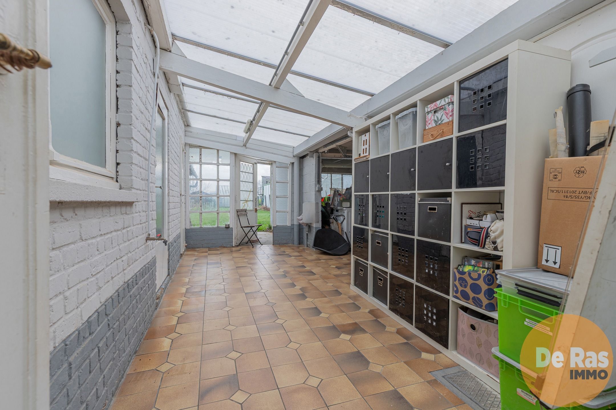 HILLEGEM - Stevige halfopen bebouwing op een rustige locatie foto 15