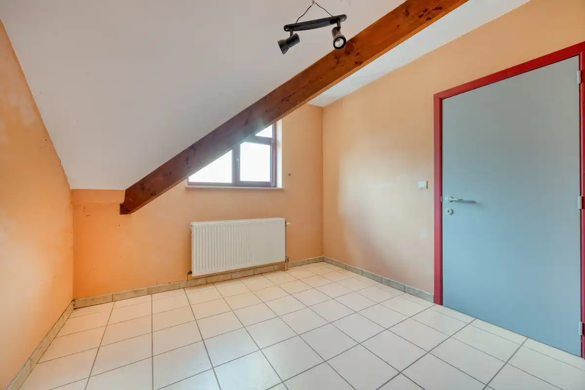 Ruim dakappartement in kleine residentie foto 10