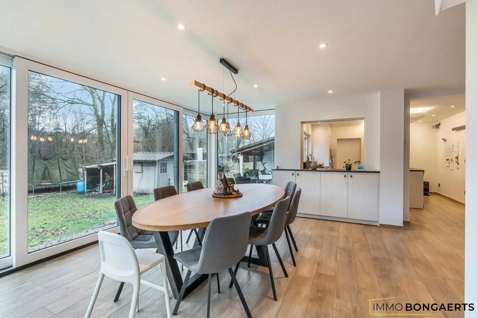 Gerenoveerde woning met 4 slaapkamers op rustige ligging foto 10