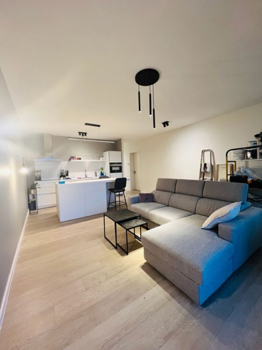 Gezelig lichtrijk gemeubeld 1 kamer appartement foto 4
