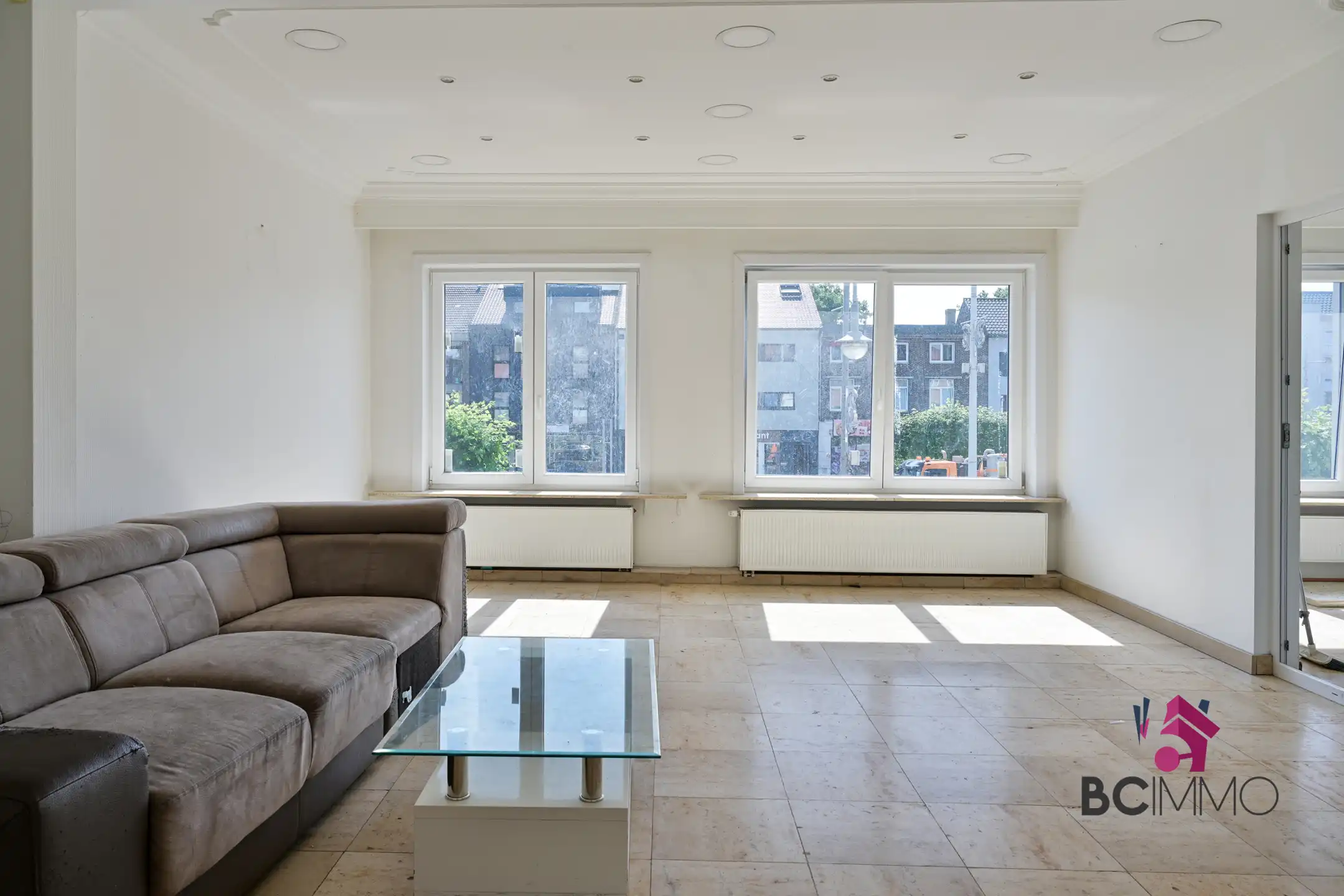 Ruim triplex appartement met terras foto 2