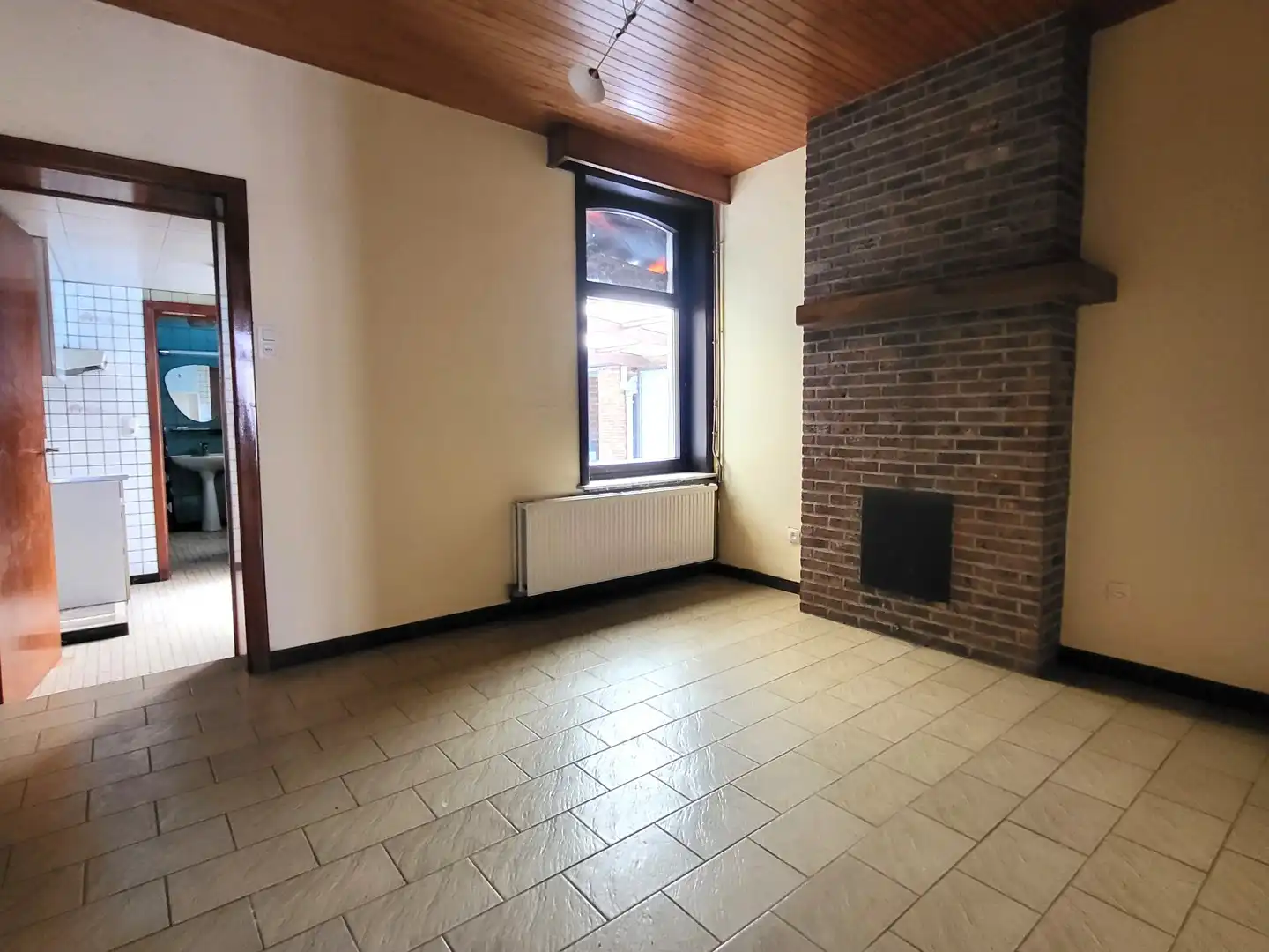 Landelijk gelegen woning met tuin, garage en ruime inrichtbare zolder. foto 9