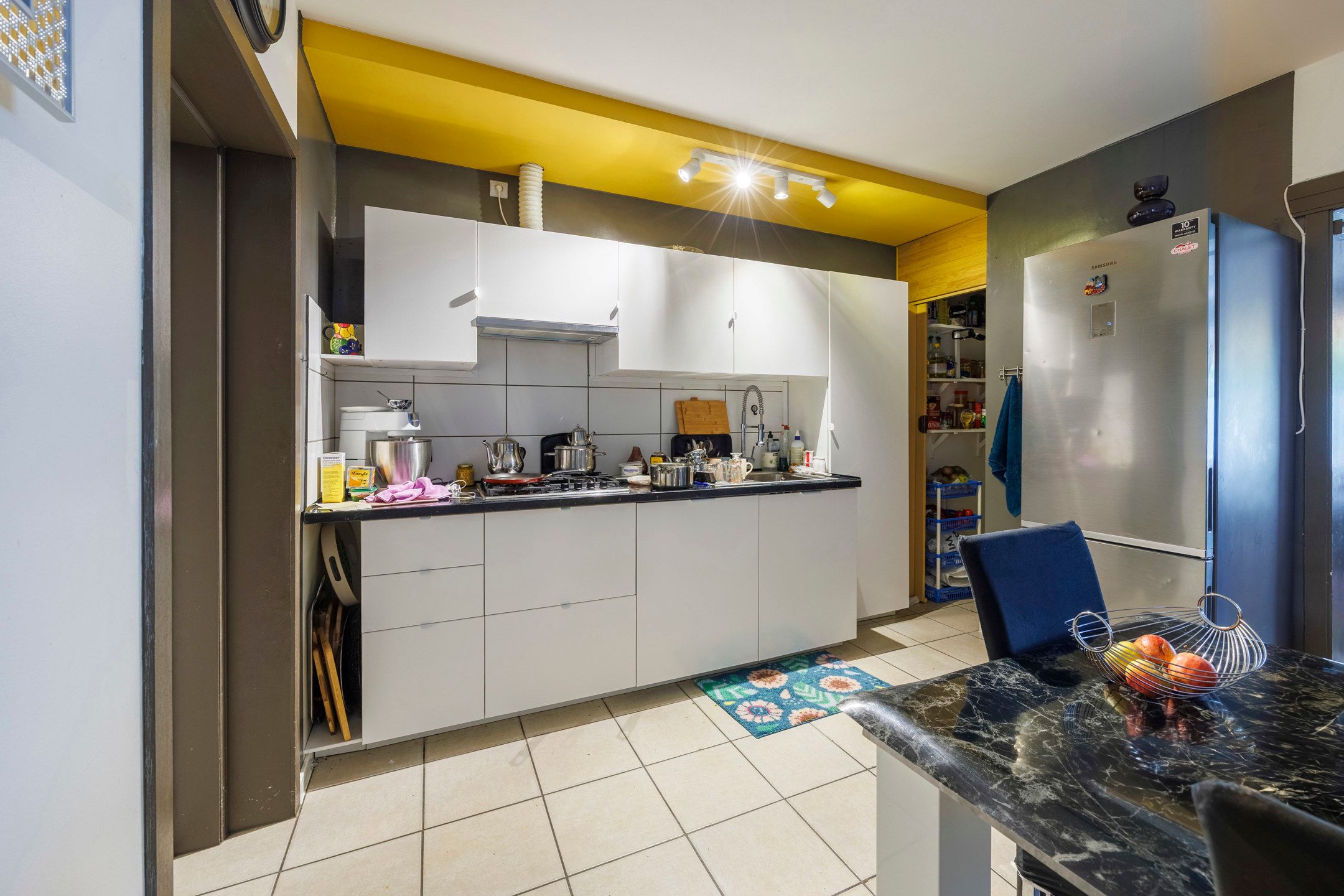 Op te knappen woning  met 3 slaapkamers op toplocatie! foto 6