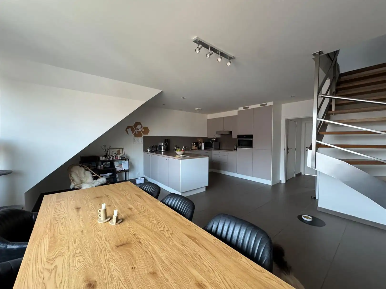 Modern duplex appartement met terras foto 3