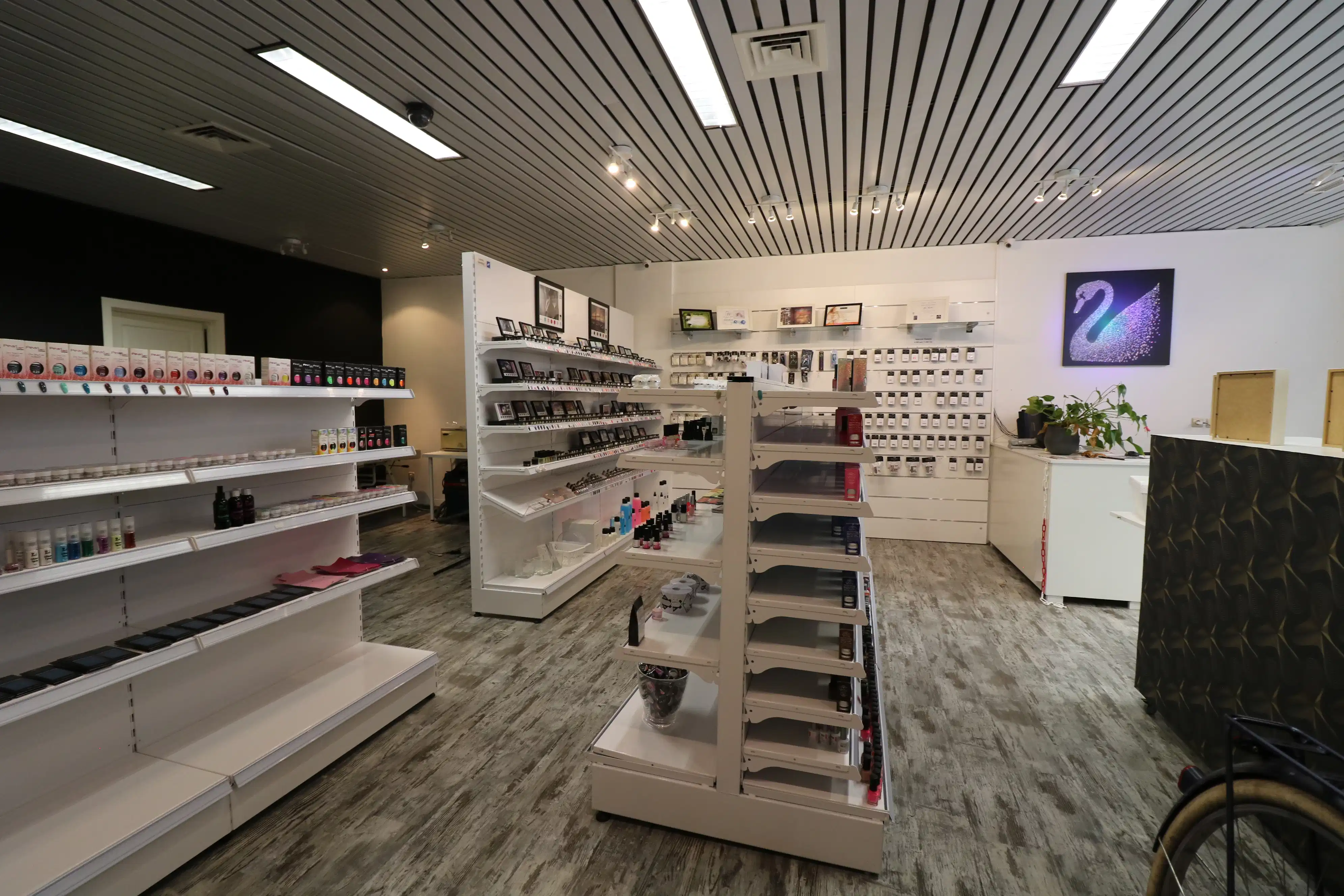 Ruim handelspand in de Molenstraat, pal in het centrum van Blankenberge.   foto 3