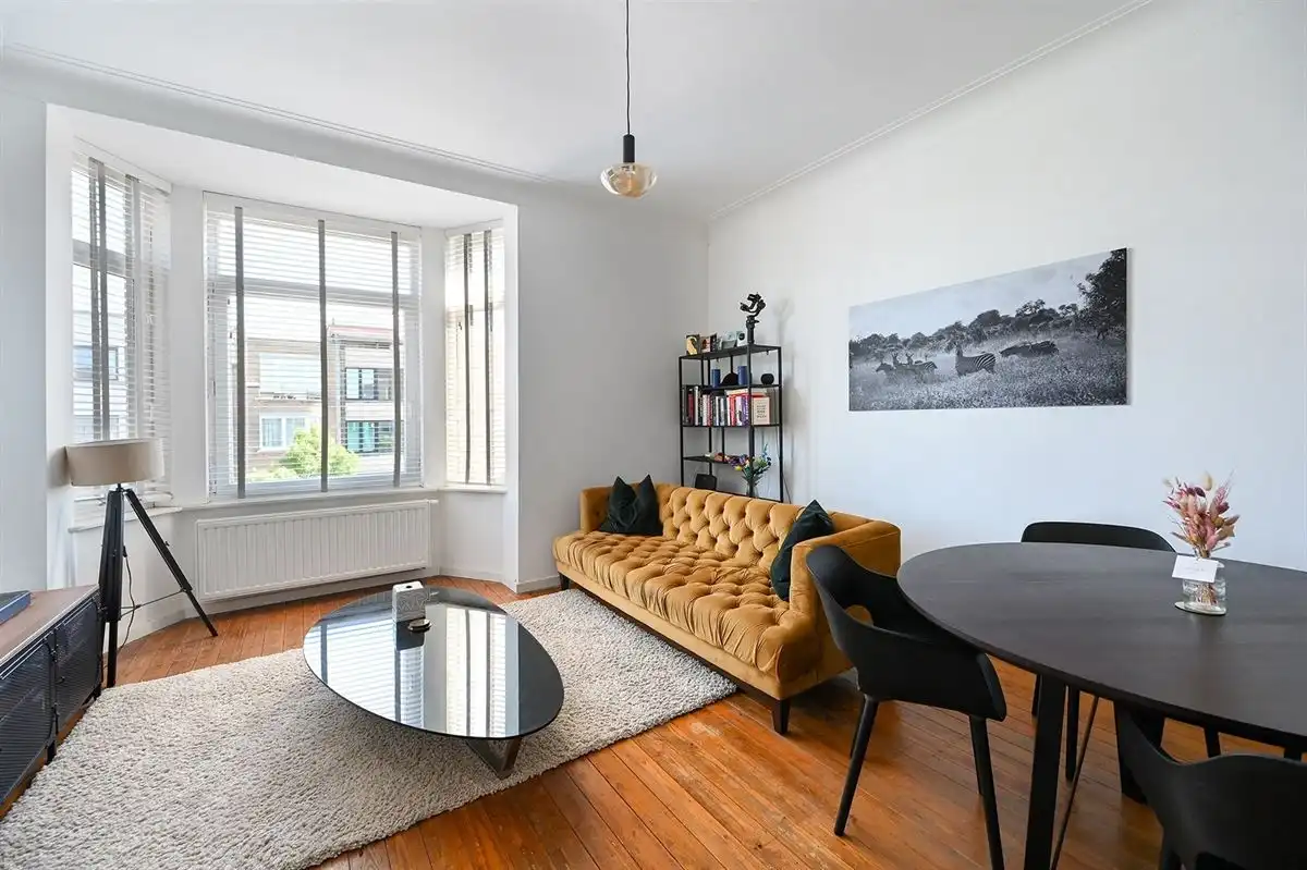 Superleuk appartement met ruime slaapkamer en apart bureel of dressing foto 3