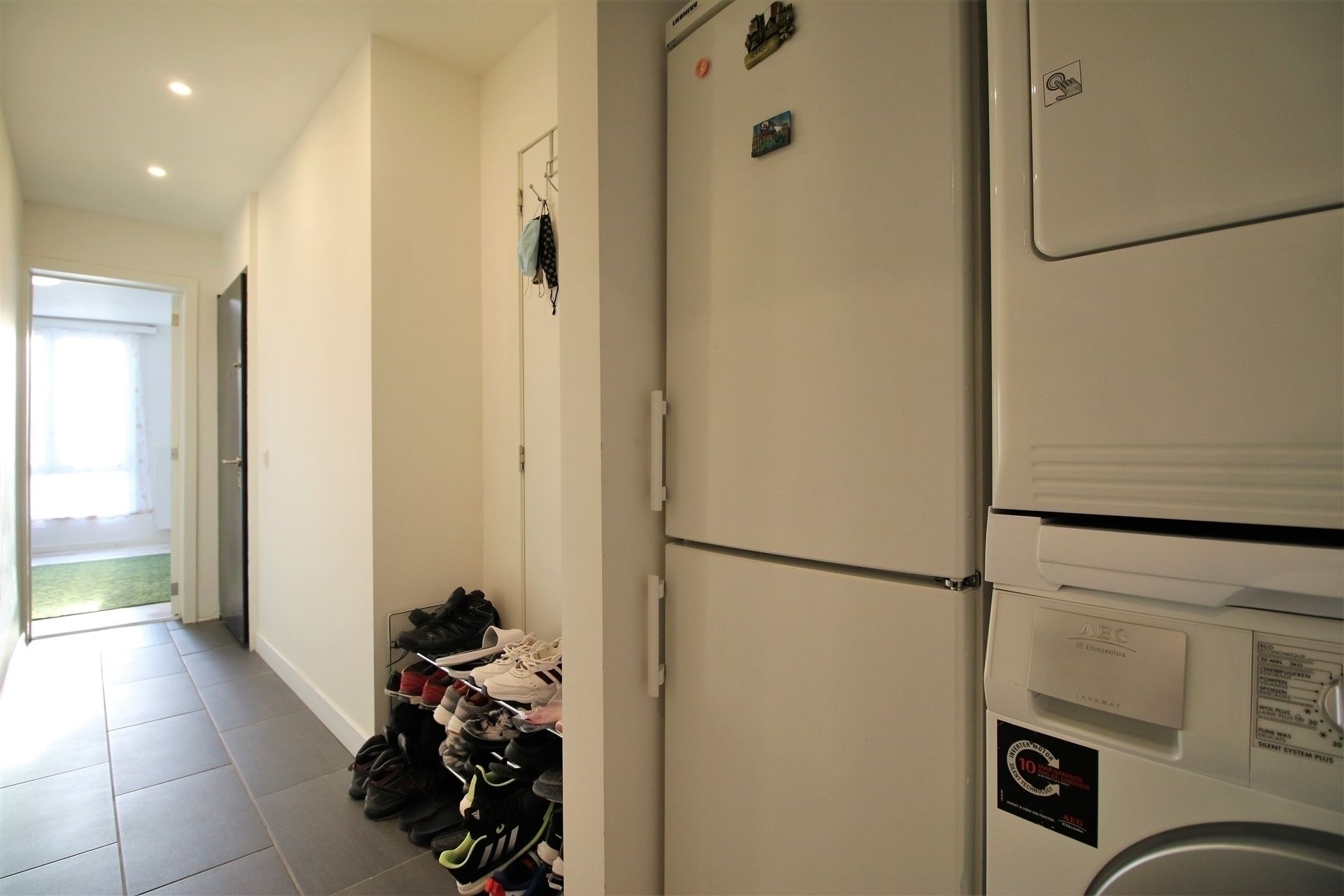 Gerenoveerd appartement  met 2 ruime slpks foto 7
