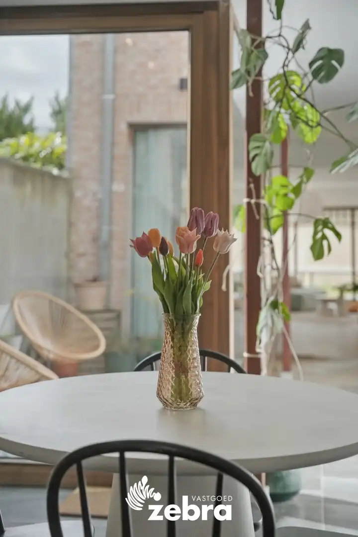 Instapklare, ruime gezinswoning met 4 slaapkamers, tuin en hoogwaardige afwerking in het hart van Alveringem! foto 12